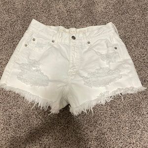 White hi rise American Eagle Shorts size 4